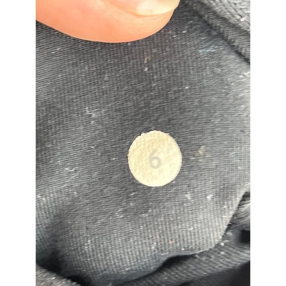 Lululemon size 6 Yoga Pants - Picture 5 of 5